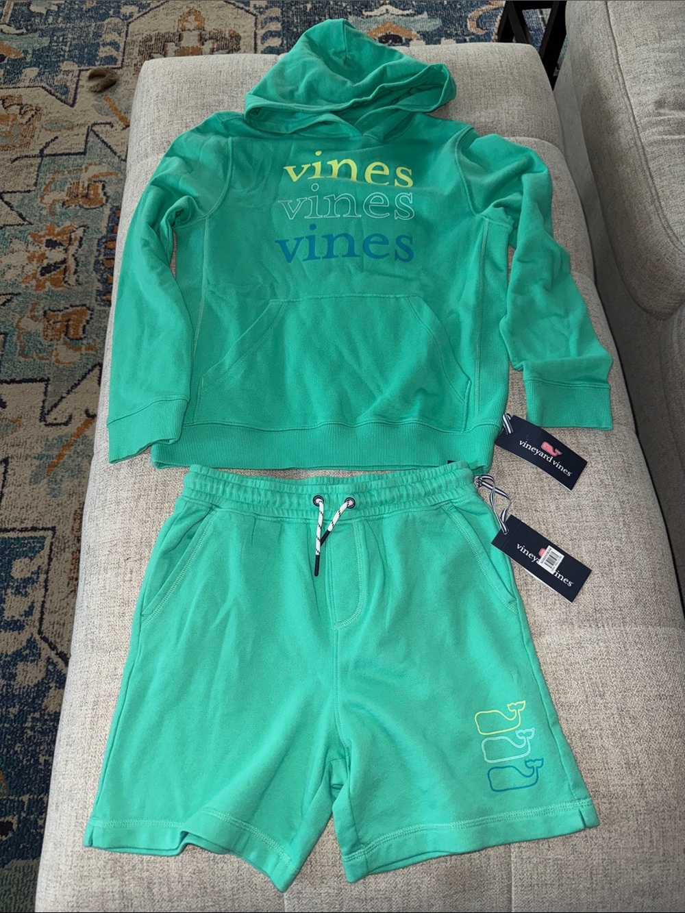 Vineyard Vines Kids Kelly Green Hoodie size L & Shorts size M Set